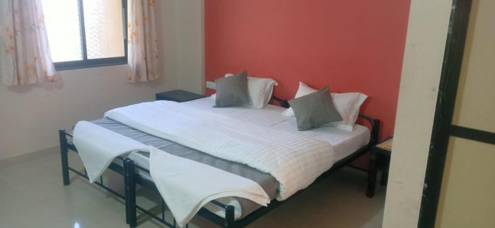 Hotel Rajendra Chinchani Екстер'єр фото