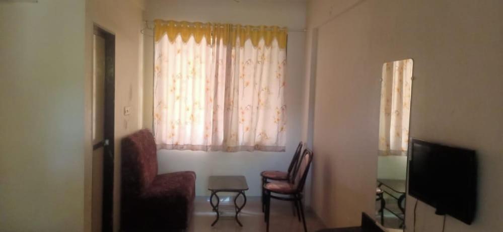 Hotel Rajendra Chinchani Екстер'єр фото