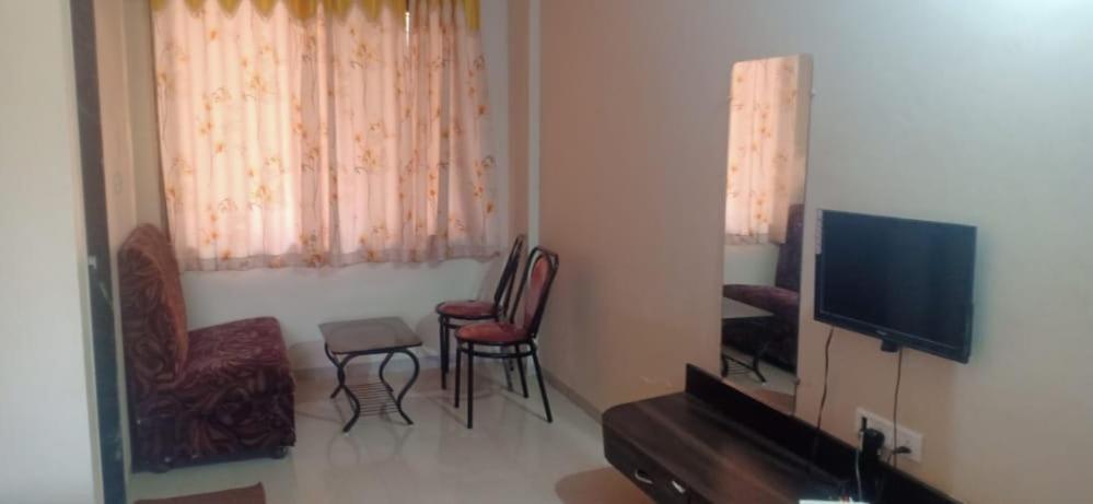 Hotel Rajendra Chinchani Екстер'єр фото